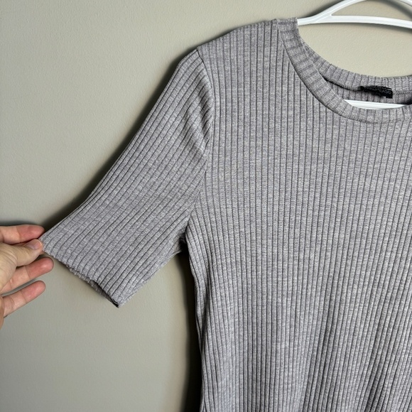 Paraphrase Women's Short Sleeve Gray Ribbed T-Shirt Stretch Button Accents - Picture 2 of 10